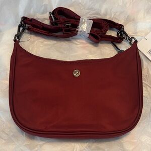 lululemon city essentials small shoulder bag NWT